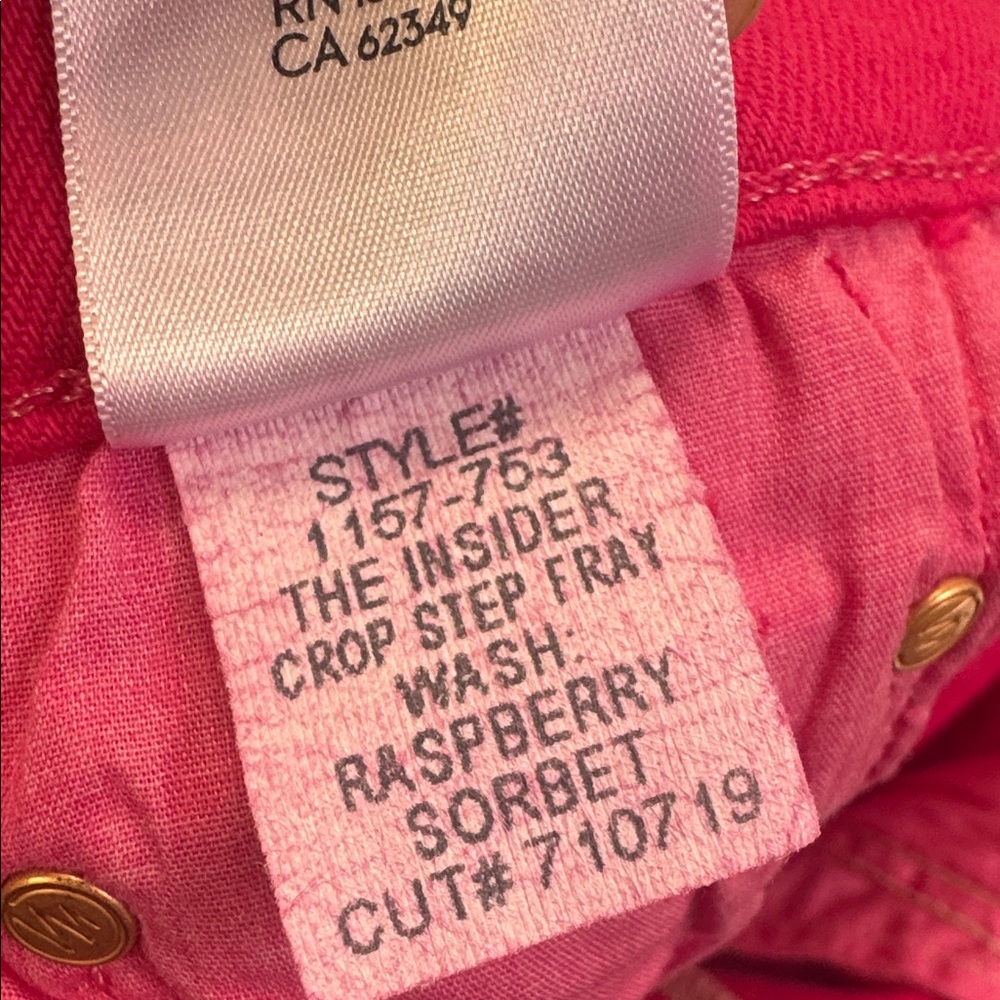 Mother The Insider Crop Step Fray in Play Date Raspberry Sorbet, size 26 - Picture 6 of 10